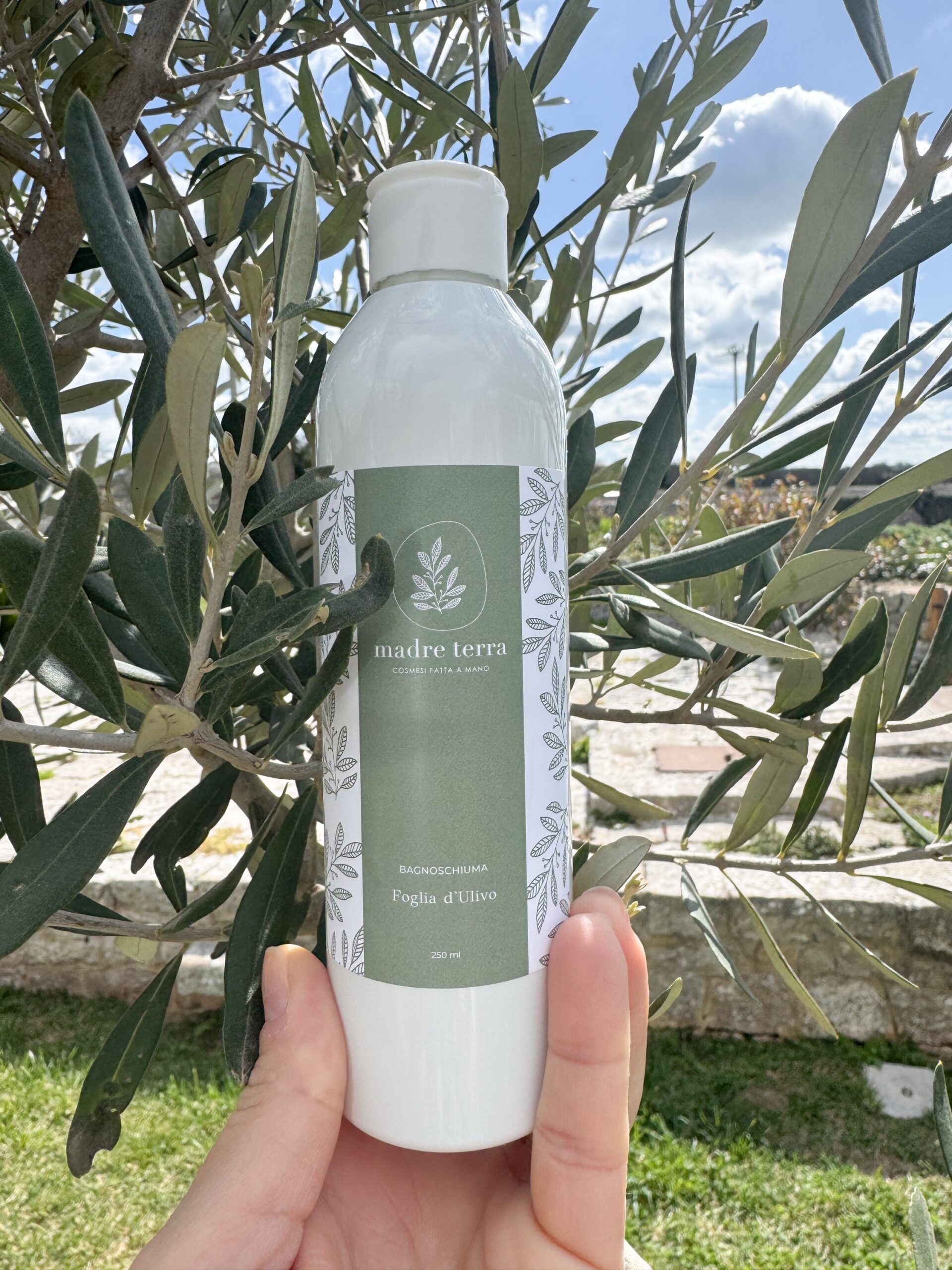 Bagnoschiuma liquido alla foglia d'ulivo - immagine 2